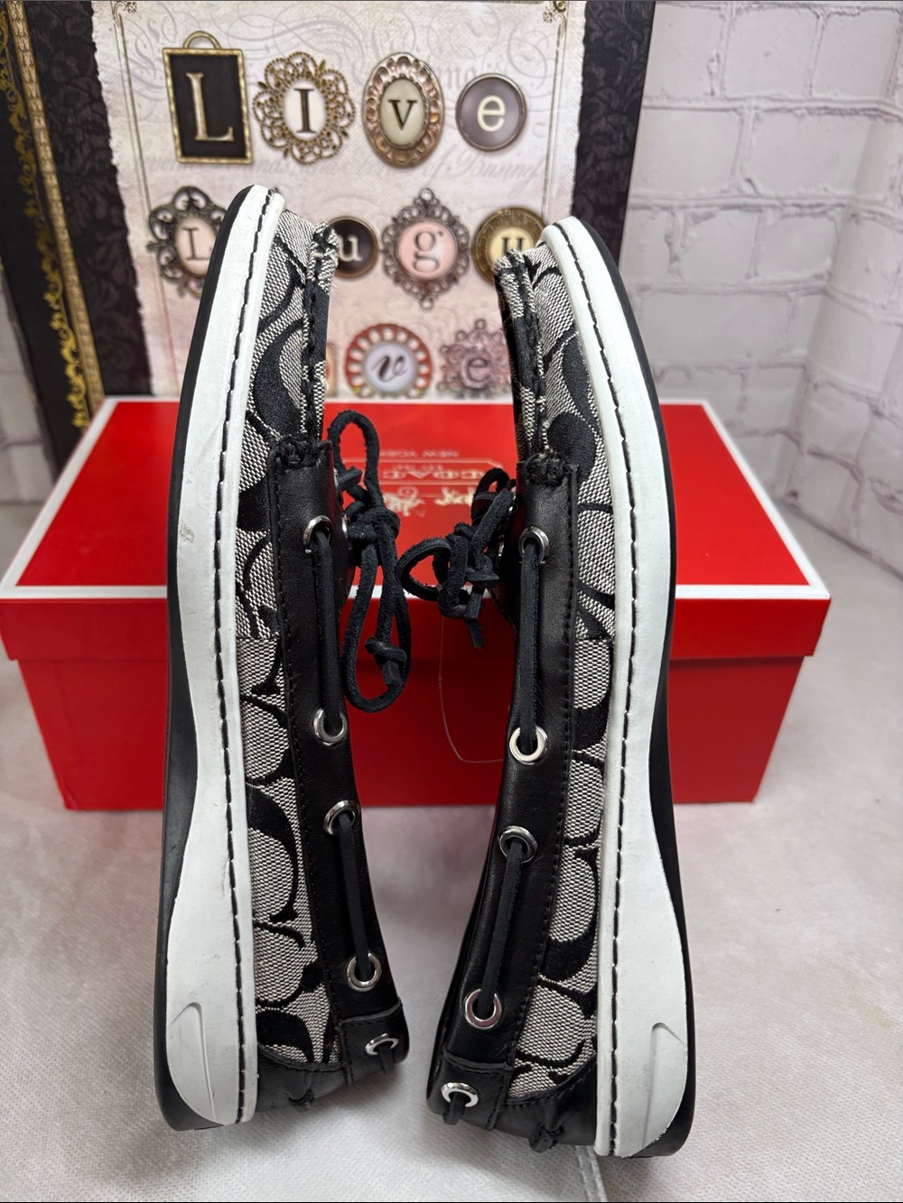 Women’s 7M Coach Lace up Boat Shoes Black Leather Signature C EUC w/Red Shoe Box - Picture 7 of 14